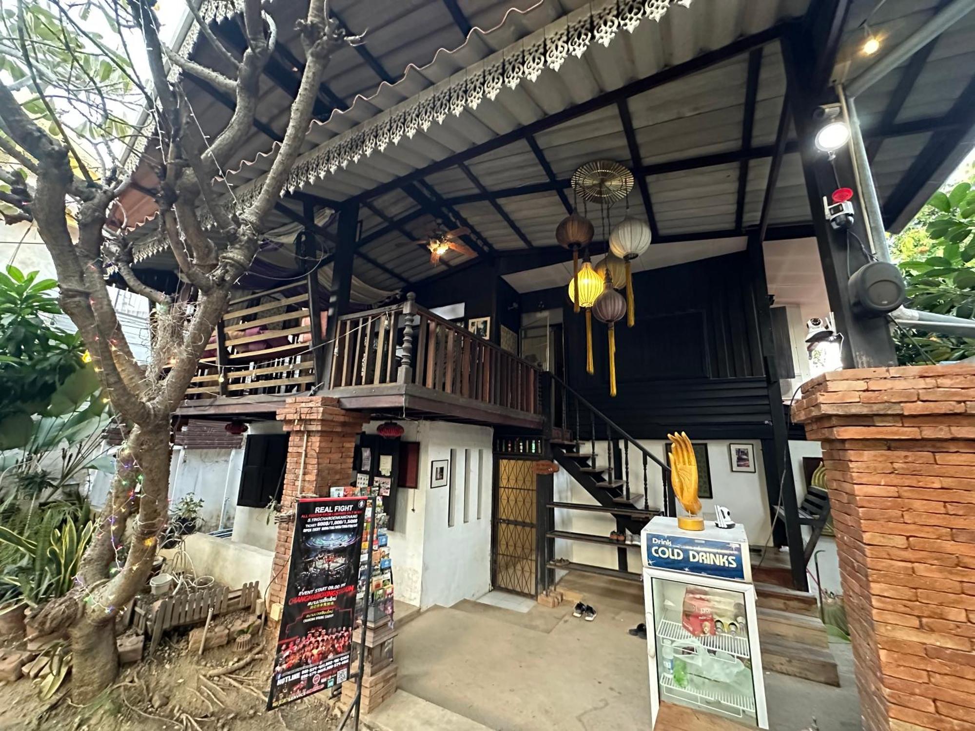 Nearthepark Boutique House Vandrerhjem Chiang Mai Eksteriør bilde
